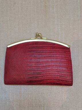 Vera Pelle Red Reptile Textured Leather Kiss Lock Clutch Wallet